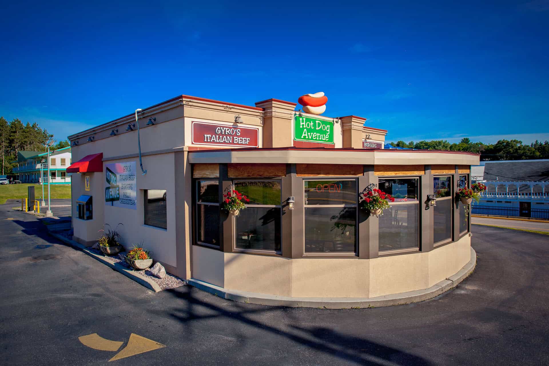 Link to Wisconsin Dells Hot Dog Avenue - pictured is an outside shot of the building at Hot Dog Avenue in Wisconsin Dells, WI